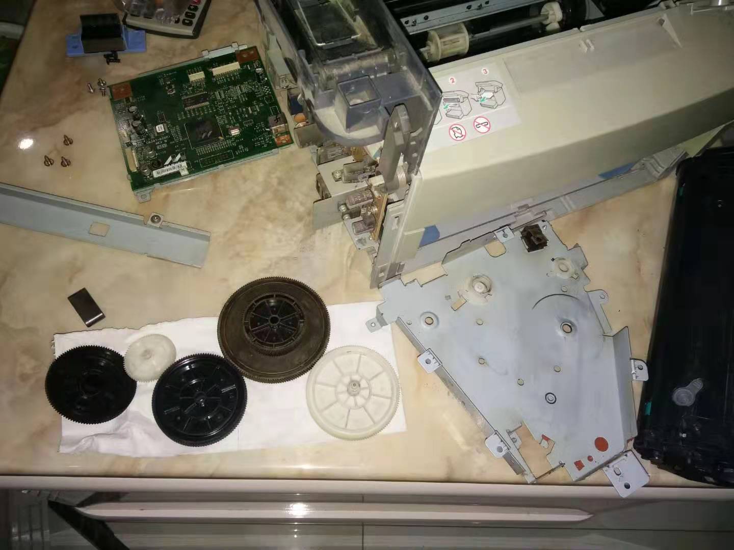 惠普M1005卡紙，紙輪聲大更換齒輪